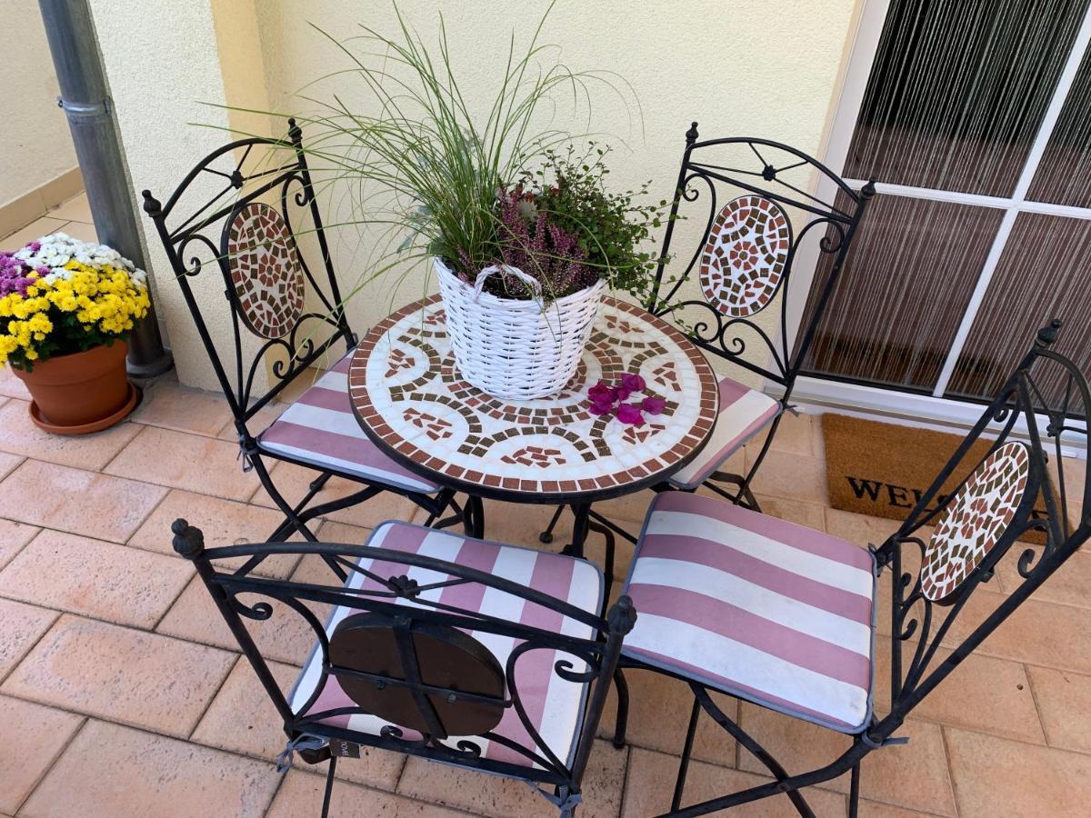 Terrassenwohnung In Estenfeld Bei Wuerzburg Ngoại thất bức ảnh